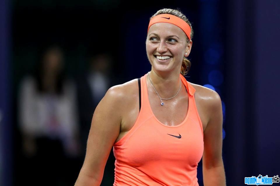 Picture of tennis player Petra Kvitova on the court