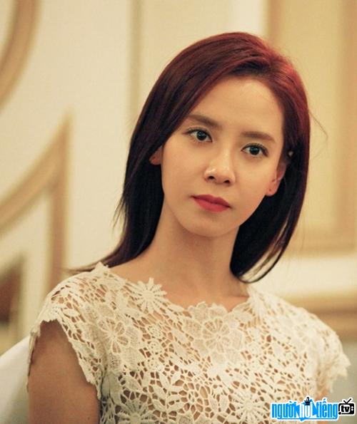Picture of actress Song Ji-hyo