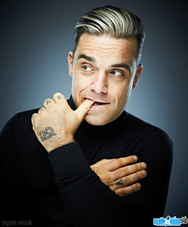Chân dung Ca sĩ nhạc pop Robbie Williams