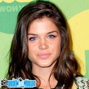 Latest Picture of TV Actress Marie Avgeropoulos