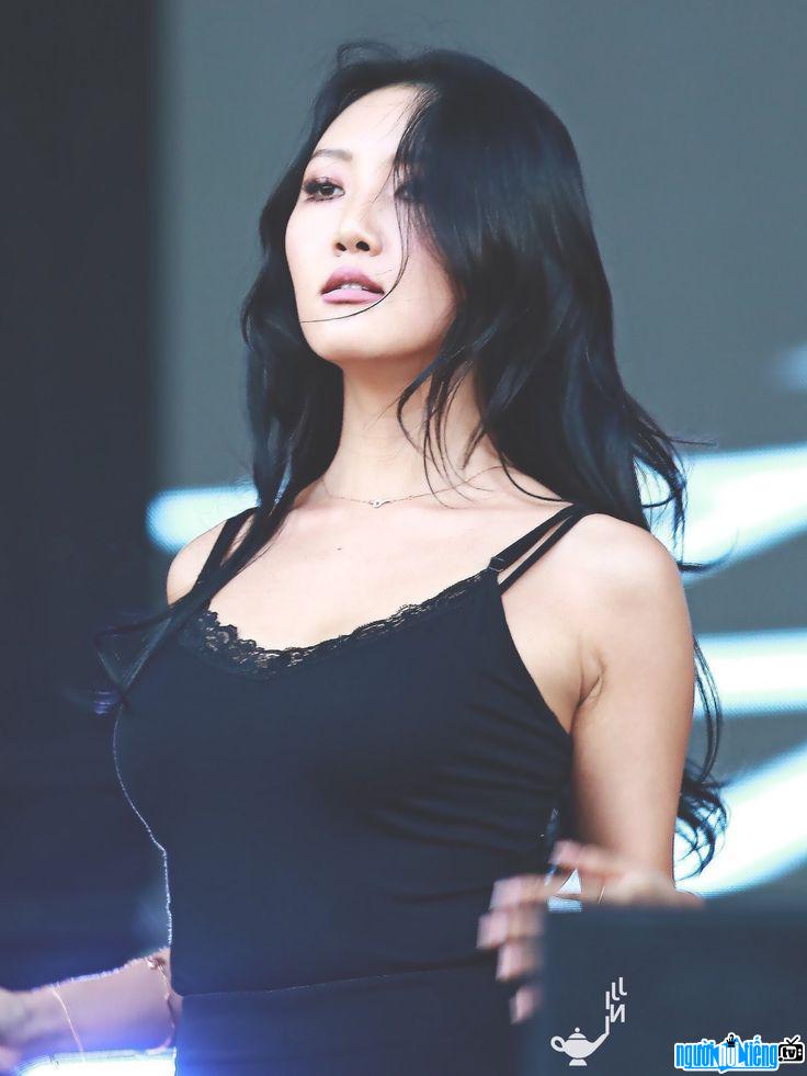 Hwasa possesses a hot appearance that makes many people admire