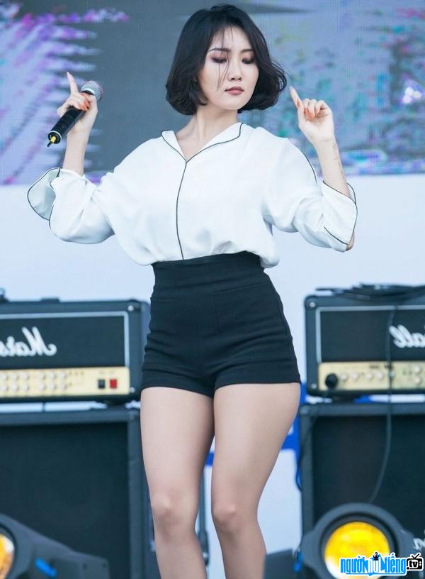A new photo of singer Hwasa