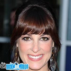 Latest Picture of TV Actress Lindsay Sloane