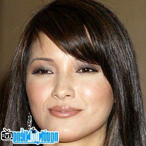 Một hình ảnh chân dung của Diễn viên nữ Kelly Hu
