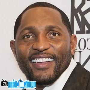 Một hình ảnh chân dung của Cầu thủ bóng đá Ray Lewis