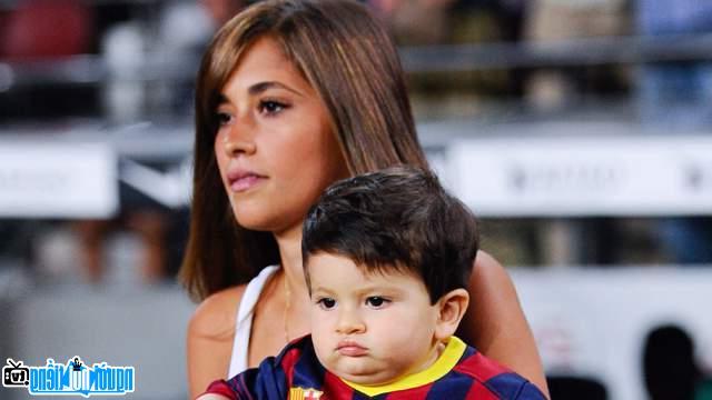 Latest photos about Antonella Roccuzzo and her son