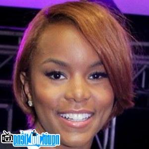 Latest Picture of Pop Singer LaTavia Roberson