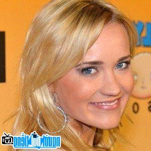 Latest Picture of TV Actress Emily Osment