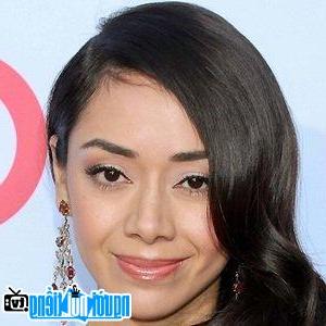 Latest Picture of Television Actress Aimee Garcia