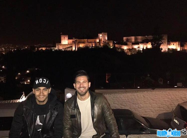 Andreas Pereira with his brother at Alhambra