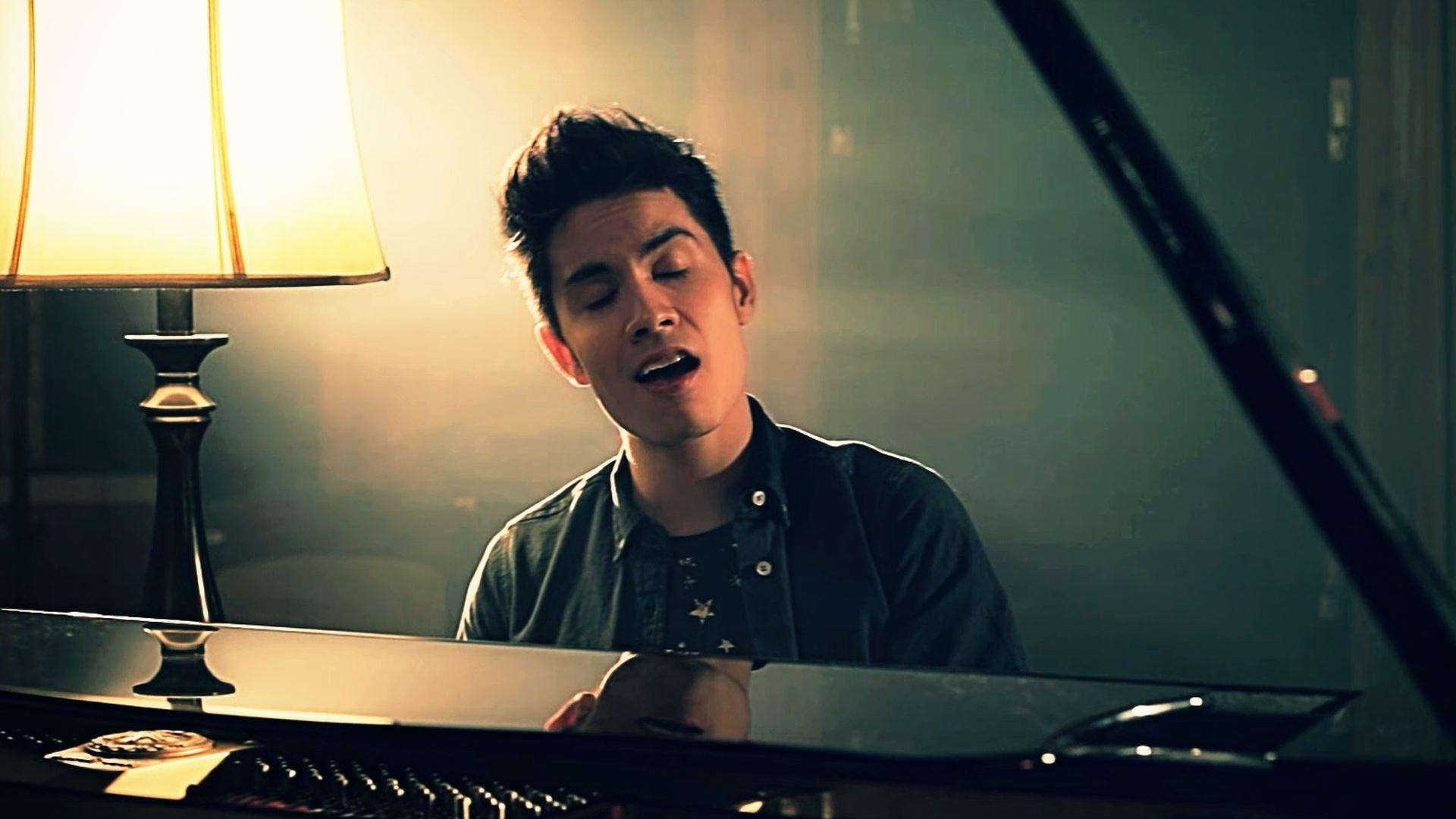 Sam Tsui covers the song "Come And Get It" - Selena Gomez