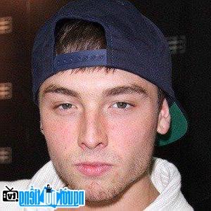 Một bức ảnh mới về Wesley Stromberg- Ca sĩ nhạc pop nổi tiếng Washington