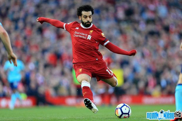 Player Mohamed Salah's image is practicing his powerful shot