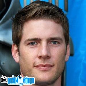 Một hình ảnh chân dung của Nam diễn viên truyền hình Ryan McPartlin