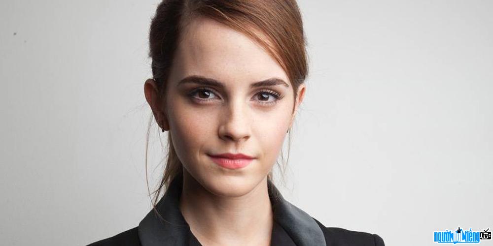 Latest picture of Actress Emma Watson