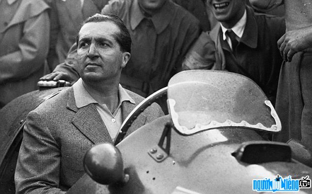 Tay đua huyền thoại Alberto Ascari.