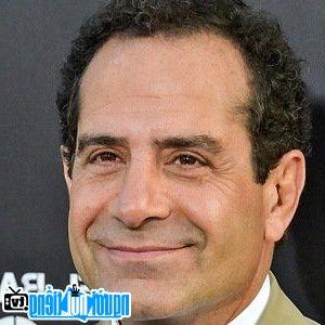 Một bức ảnh mới về Tony Shalhoub- Nam diễn viên truyền hình nổi tiếng Green Bay- Wisconsin