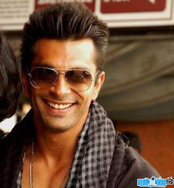  Karan Singh Grover is a famous Indian actor