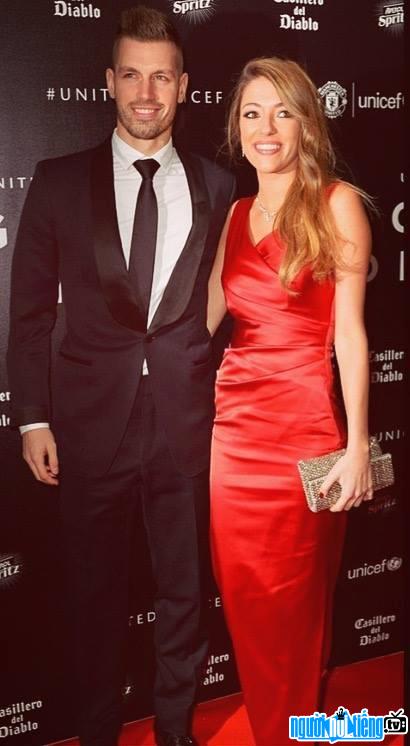 Picture of Morgan Schneiderlin player and girlfriend at an event