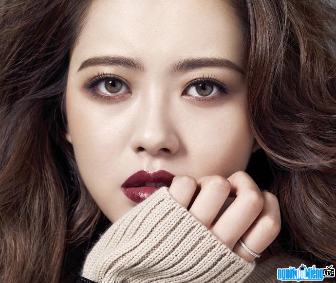  Go Ara is an advertising model and is the face of many brands in Korea