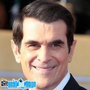 A Portrait Picture of Male television actor Ty Burrell