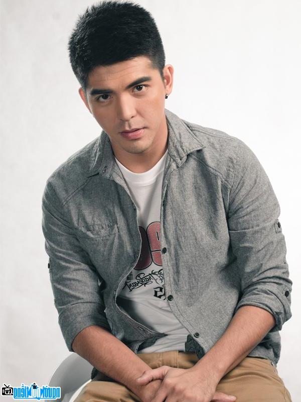 Image new by actor Mark Herras