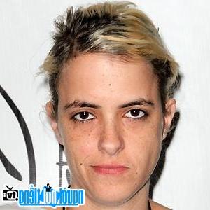 Một hình ảnh chân dung của DJ Samantha Ronson