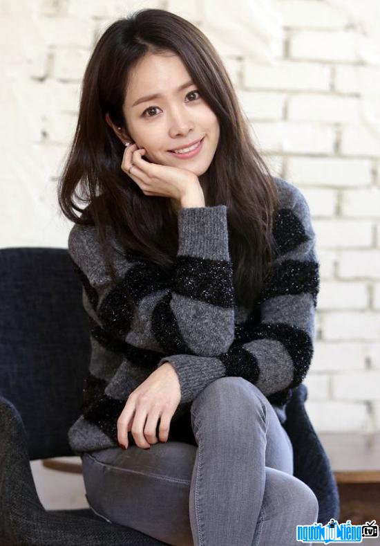  Extremely simple image of Han Ji-min