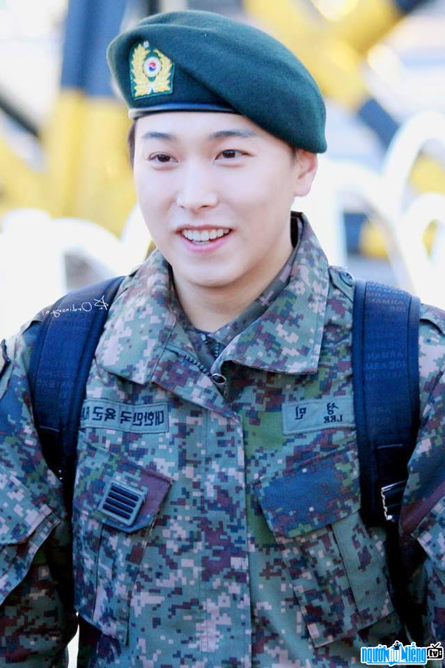  Lee Sungmin on his discharge day