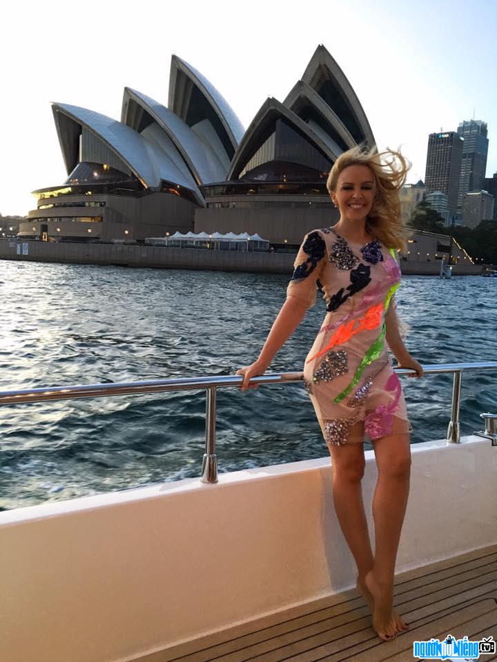 Bức ảnh ca sĩ Kylie Minogue tại Úc