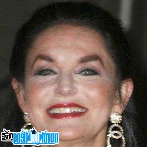 Latest Picture Of Country Singer Crystal Gayle