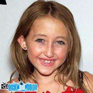 Latest Picture of TV Actress Noah Cyrus