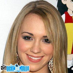 A New Picture of Andrea Bowen- Famous TV Actress of Columbus- Ohio