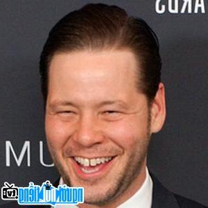 Latest Picture of TV Actor Ike Barinholtz