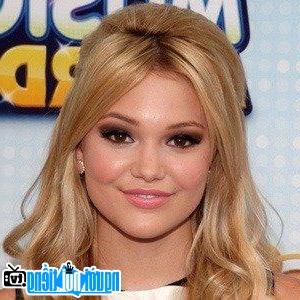 Latest Picture of TV Actress Olivia Holt