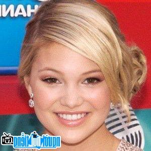 A Portrait Picture of Television Actress picture of Olivia Holt