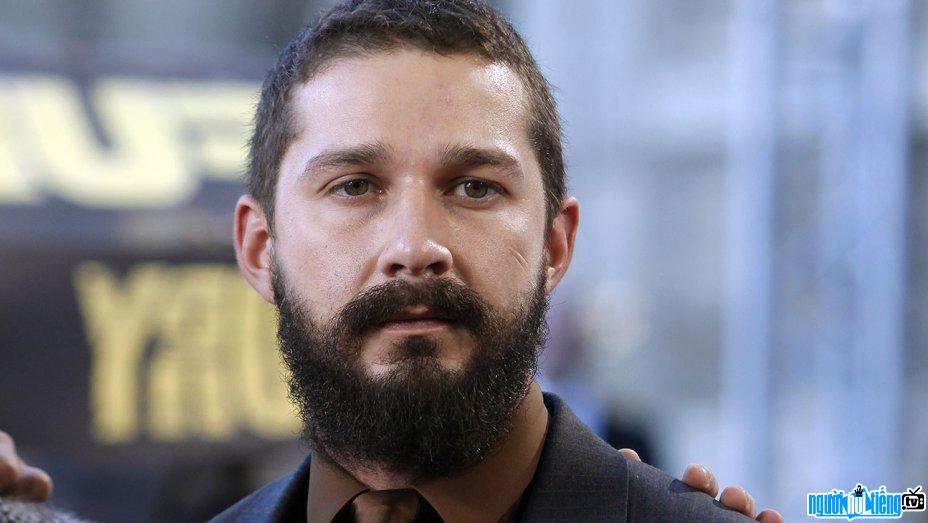 Một bức ảnh mới về Shia LaBeouf- Diễn viên nam nổi tiếng Los Angeles- California