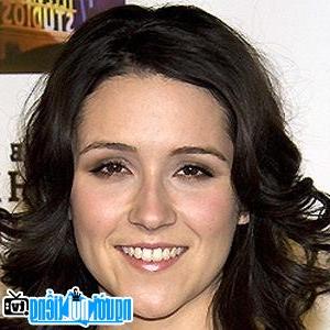 A New Picture Of Shannon Woodward- Famous TV Actress Phoenix- Arizona