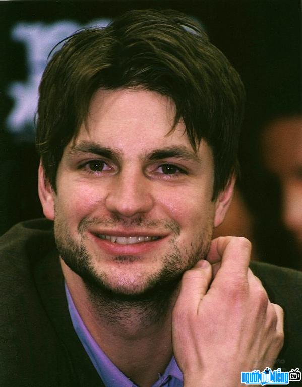 Actor Gale Harold Picture with a bright smile