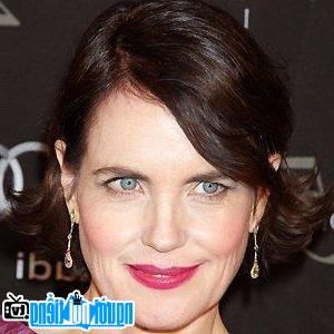 Một bức ảnh mới về Elizabeth McGovern- Nữ diễn viên truyền hình nổi tiếng Evanston- Illinois