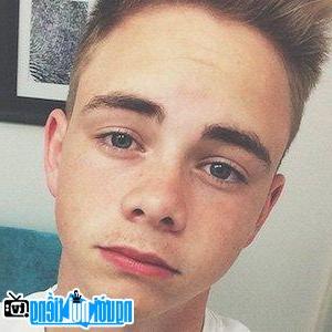 YouNow Star Latest Picture Corbyn Besson