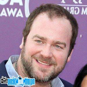 A New Photo of Lee Brice- Famous South Carolina Country Singer