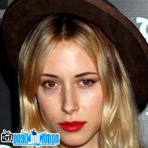 Latest Picture of TV Actress Gillian Zinser