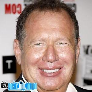 Latest Picture of TV Actor Garry Shandling