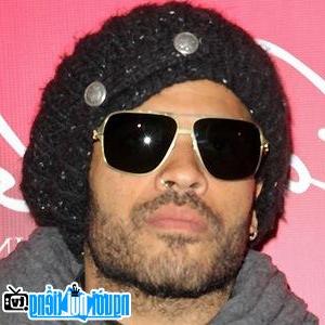 Latest picture of Ghost Singer Lenny Kravitz
