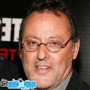 Picture of feet Dung Jean Reno