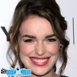 Image of Elizabeth Henstridge