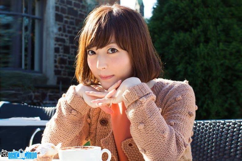 Hình ảnh nữ diễn viên Kana Hanazawa xinh đẹp