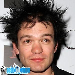Latest picture of Guitarist Deryck Whibley