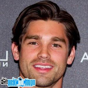 Latest Picture of Country Singer Justin Gaston